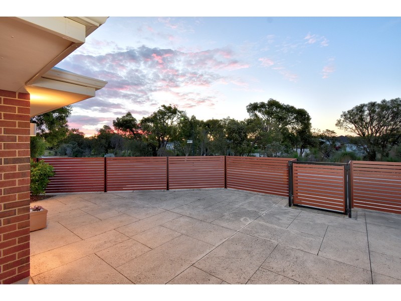 22 Willeroo Chase, Carramar WA 6031