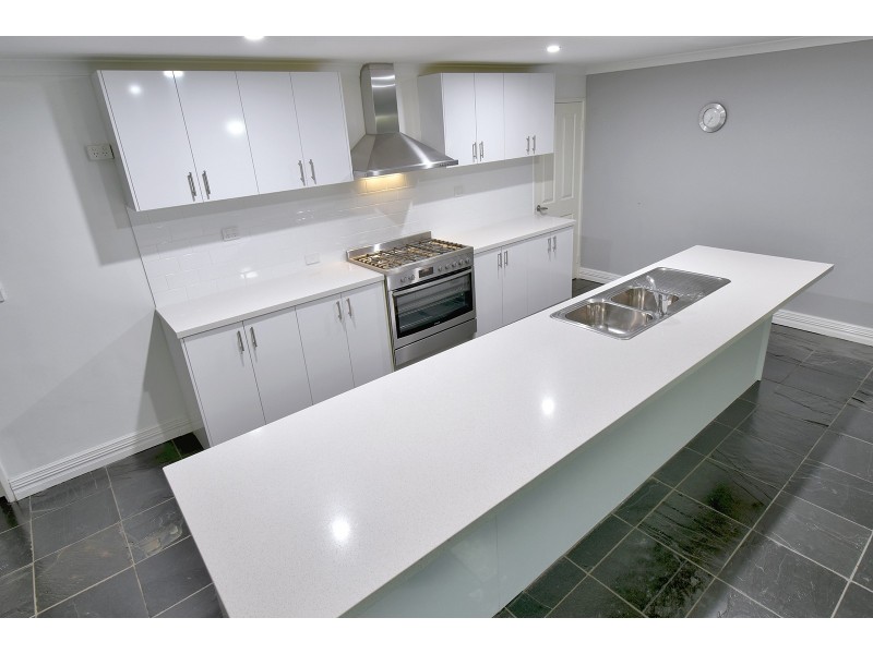 22 Willeroo Chase, Carramar WA 6031