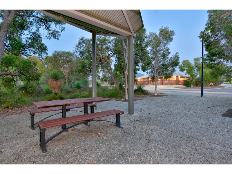 22 Willeroo Chase, Carramar WA 6031
