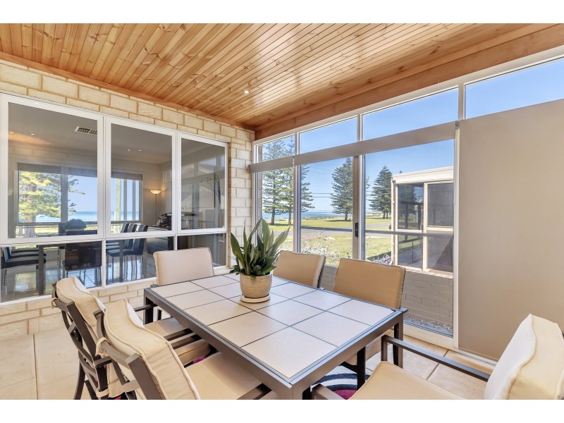 414 Safety Bay Road, Safety Bay WA 6169