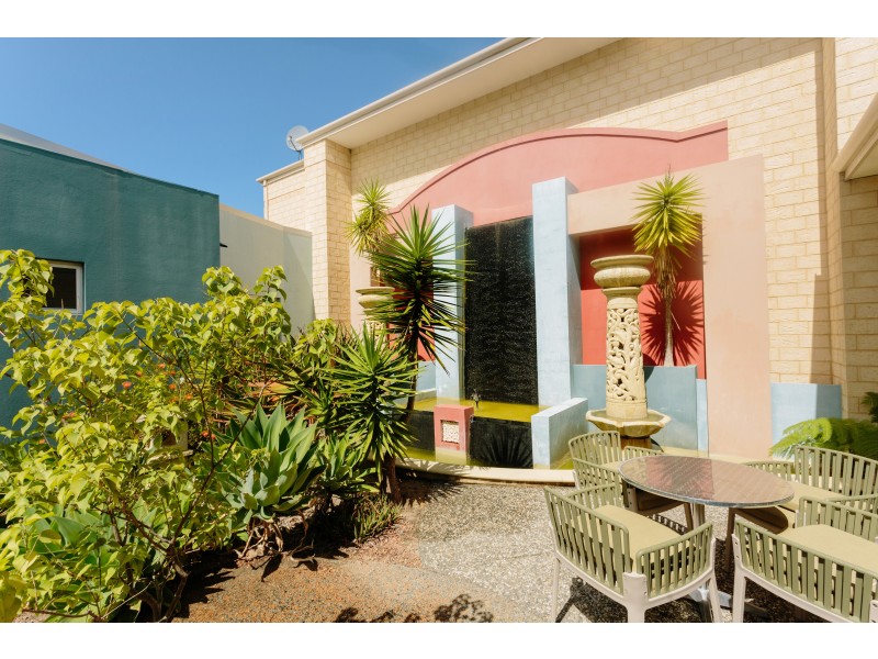 12 Athlone Place (33 Drovers Place ), Wanneroo WA 6065