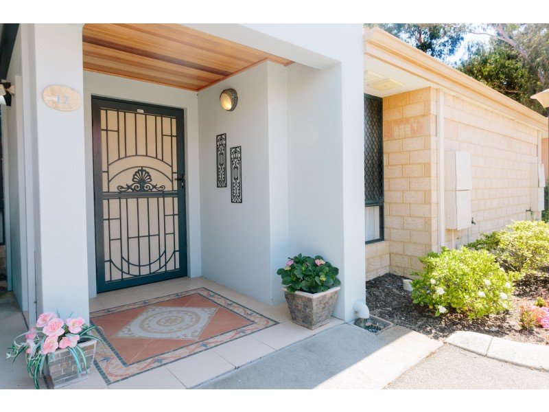 12 Athlone Place (33 Drovers Place ), Wanneroo WA 6065
