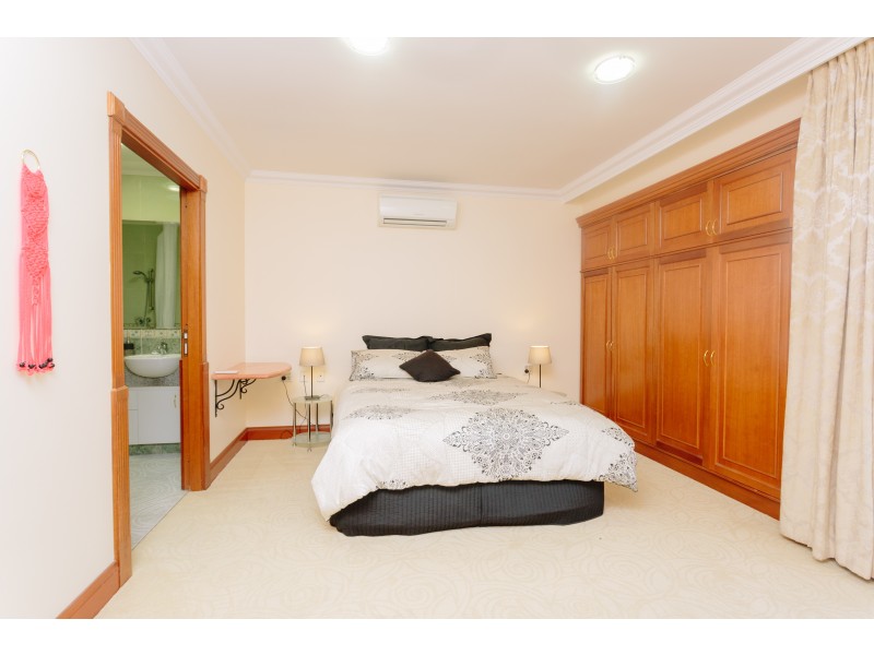 12 Athlone Place (33 Drovers Place ), Wanneroo WA 6065