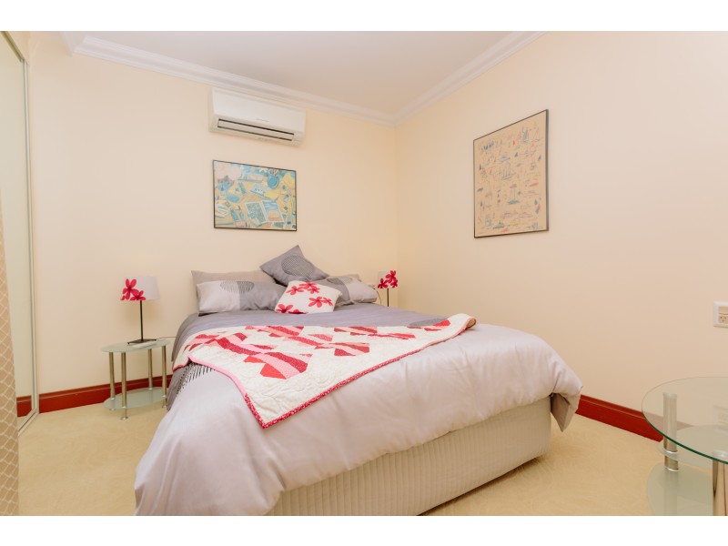 12 Athlone Place (33 Drovers Place ), Wanneroo WA 6065