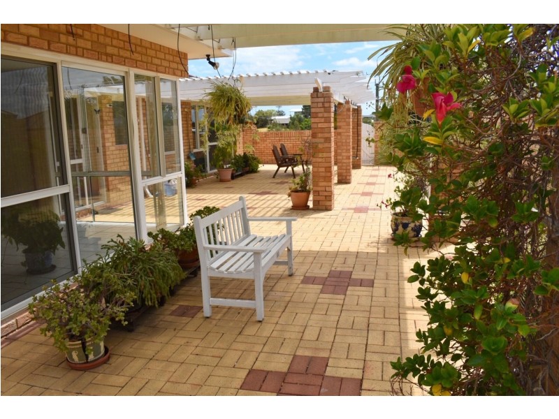 5 Warringah Close, Kallaroo WA 6025