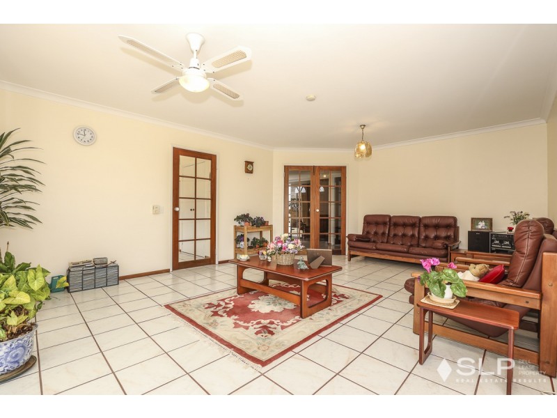 5 Warringah Close, Kallaroo WA 6025