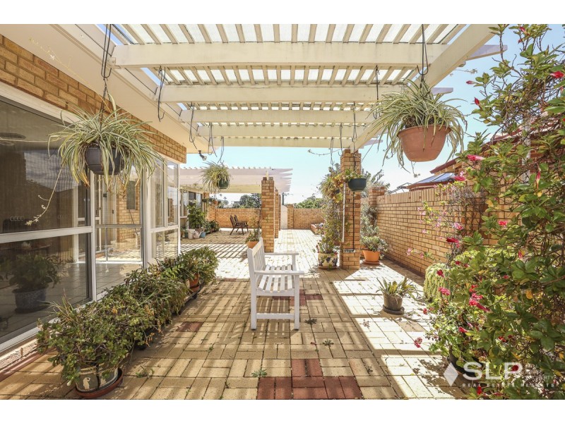 5 Warringah Close, Kallaroo WA 6025