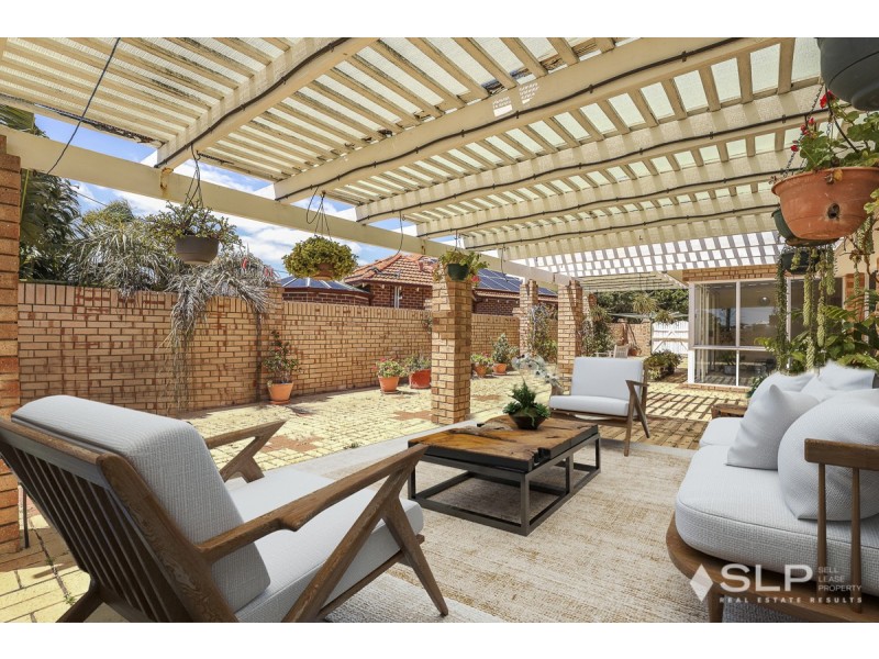 5 Warringah Close, Kallaroo WA 6025