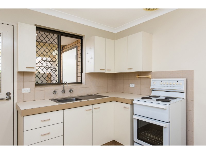 2/86 Mills Road West, Martin WA 6110