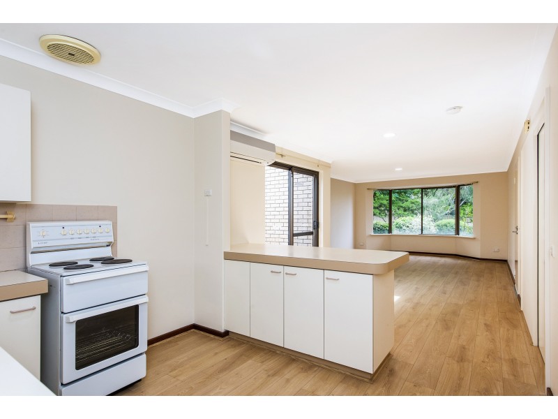 2/86 Mills Road West, Martin WA 6110