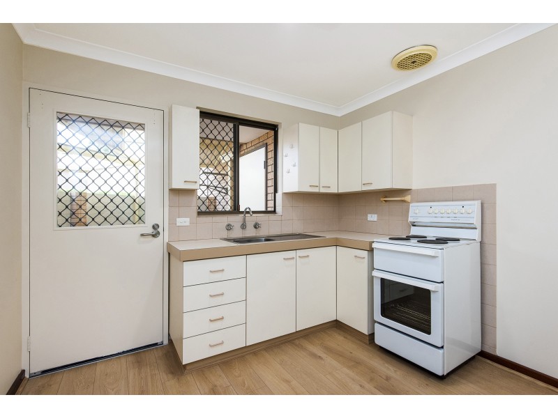 2/86 Mills Road West, Martin WA 6110