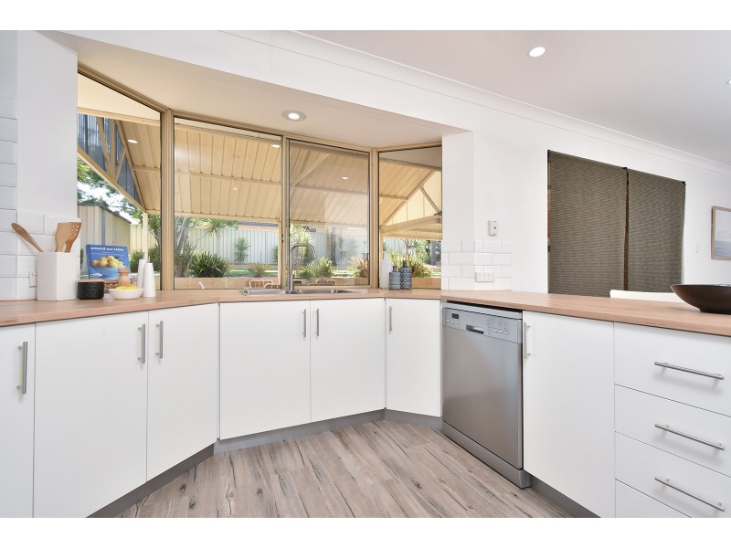 81 Greenfields Circle, Hocking WA 6065