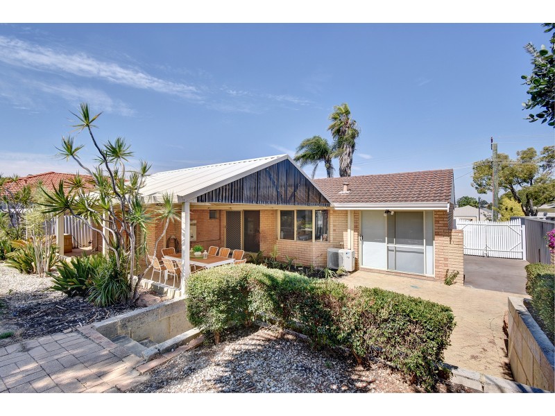 81 Greenfields Circle, Hocking WA 6065