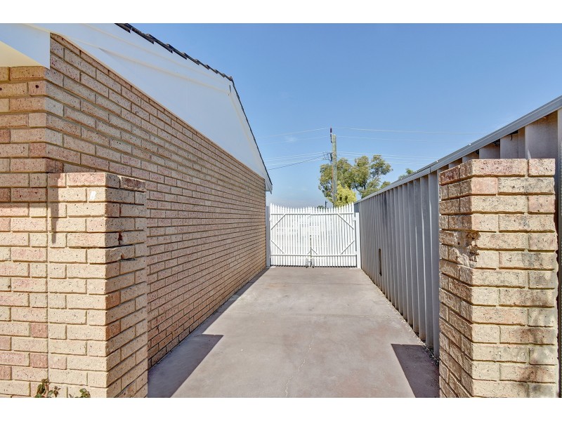 81 Greenfields Circle, Hocking WA 6065