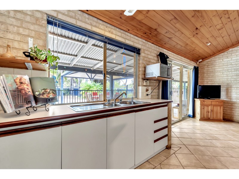 10 Serpentine Way, Stake Hill WA 6181