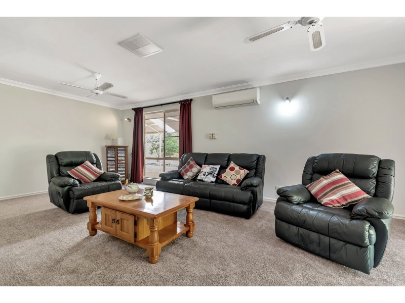 10 Serpentine Way, Stake Hill WA 6181
