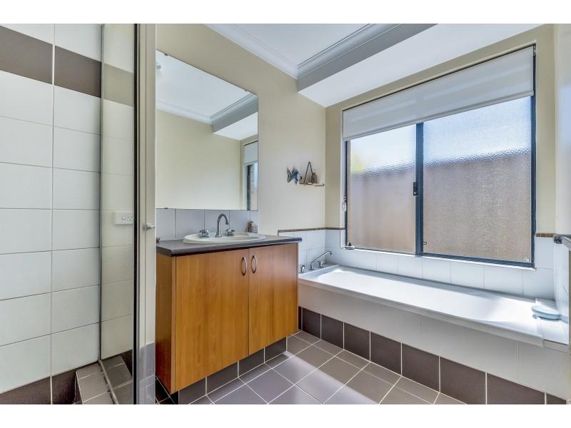 60 Keystone Loop, Secret Harbour WA 6173