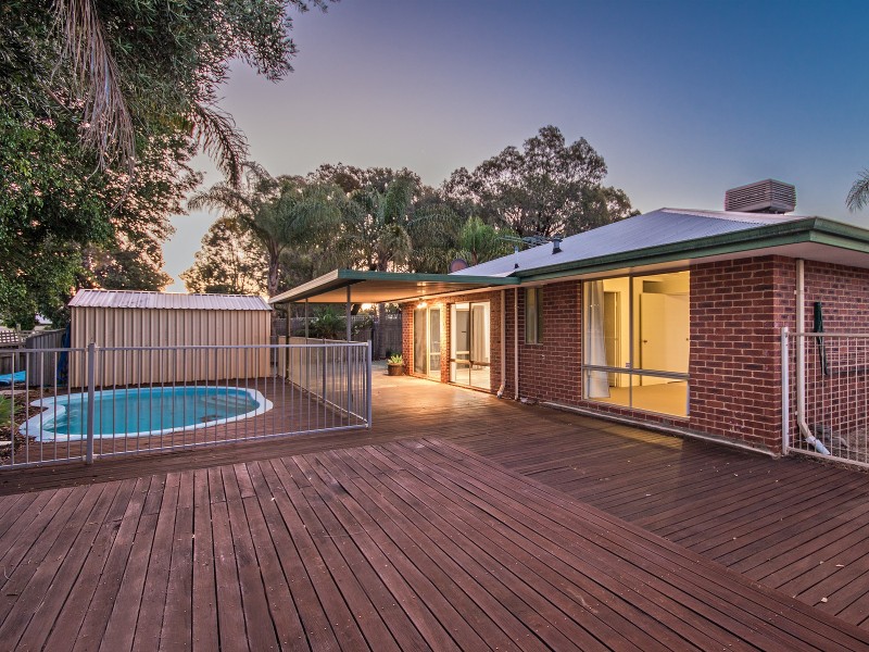 43 Whitebread Way, Leda WA 6170