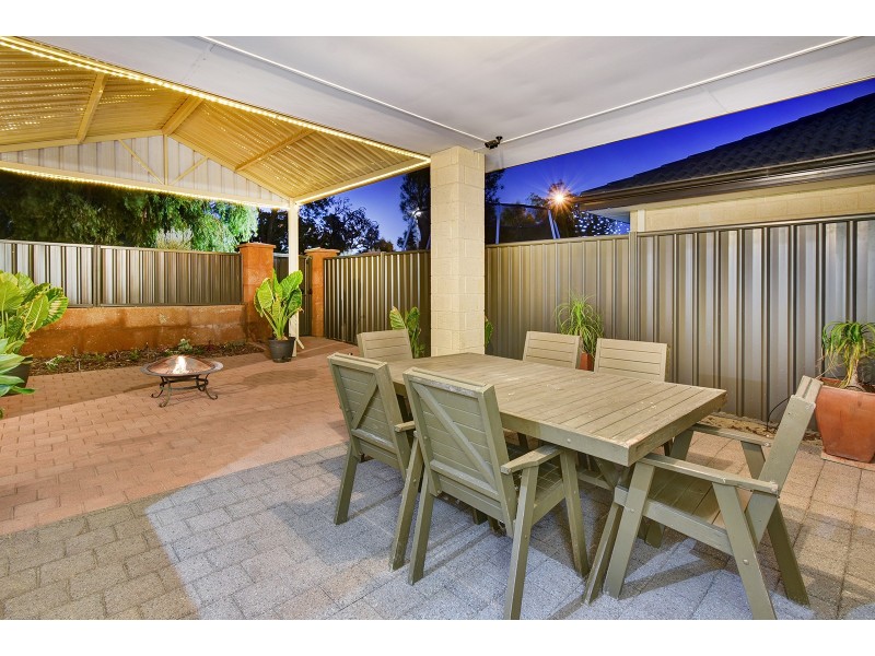 6 Chucklebud Street, Banksia Grove WA 6031