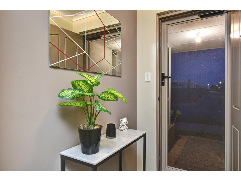 6 Chucklebud Street, Banksia Grove WA 6031