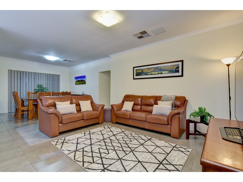 6 Chucklebud Street, Banksia Grove WA 6031