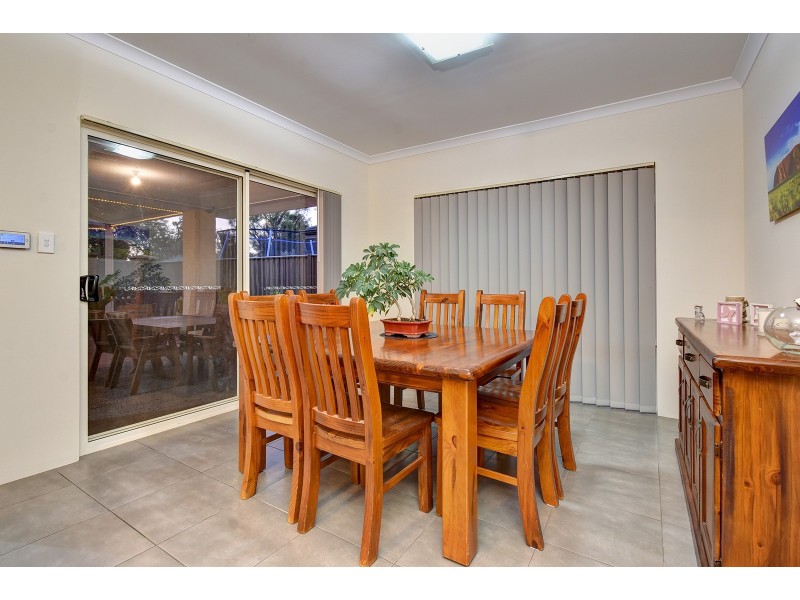 6 Chucklebud Street, Banksia Grove WA 6031