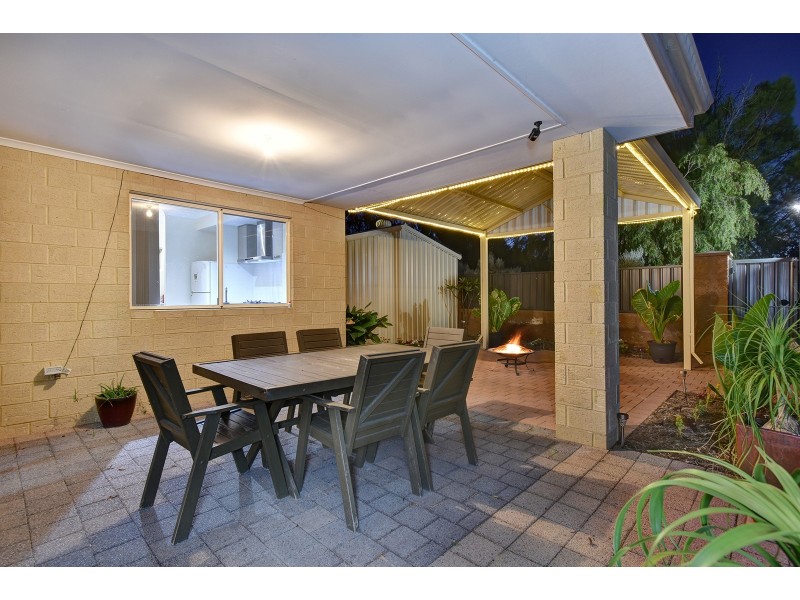 6 Chucklebud Street, Banksia Grove WA 6031