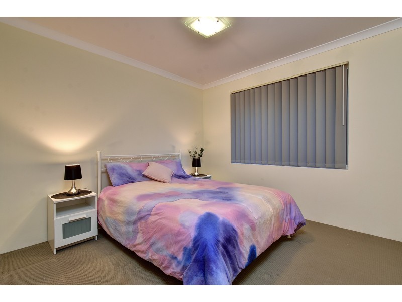 6 Chucklebud Street, Banksia Grove WA 6031