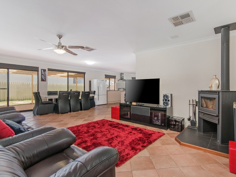 7 Linley Road, Wannanup WA 6210