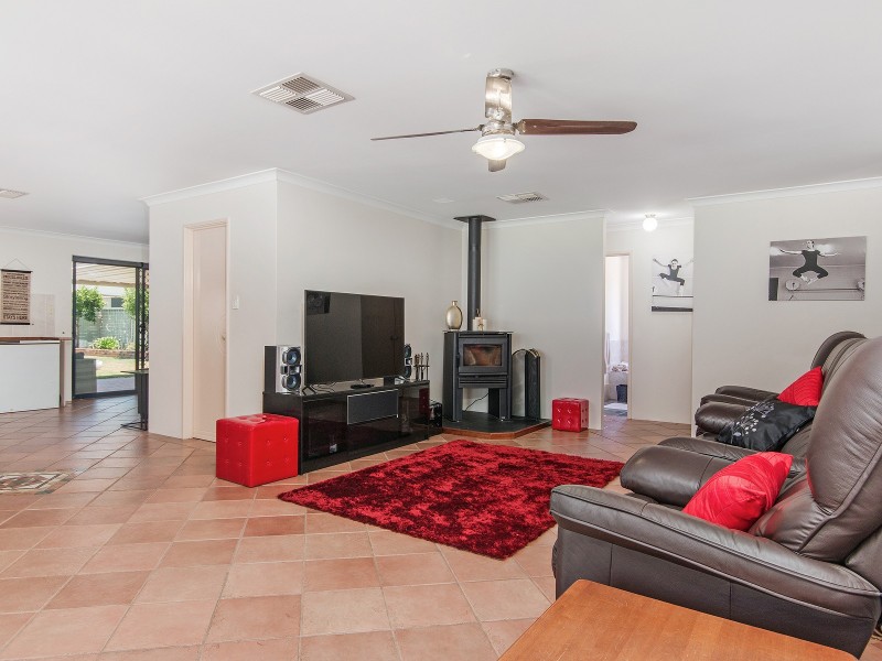 7 Linley Road, Wannanup WA 6210