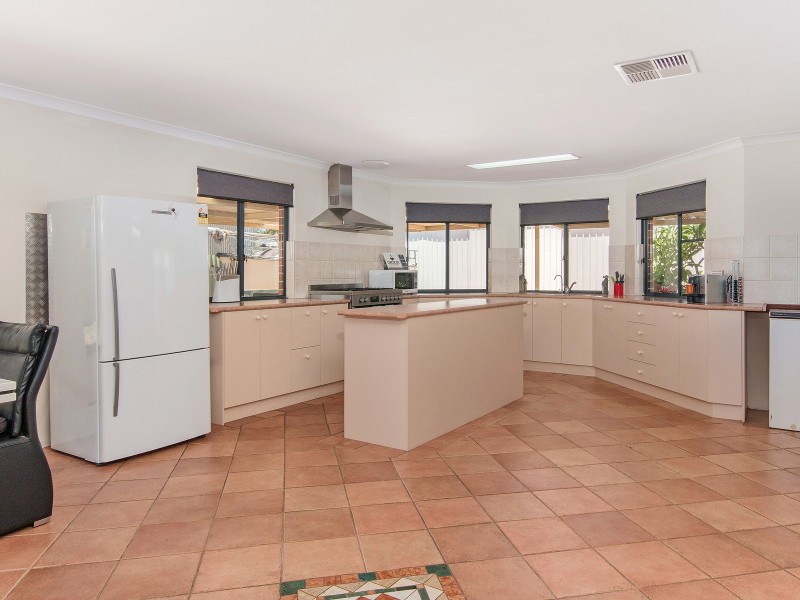 7 Linley Road, Wannanup WA 6210