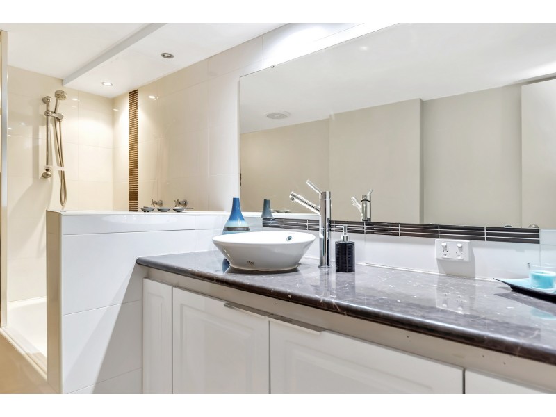 33/6A Valley Road, Halls Head WA 6210