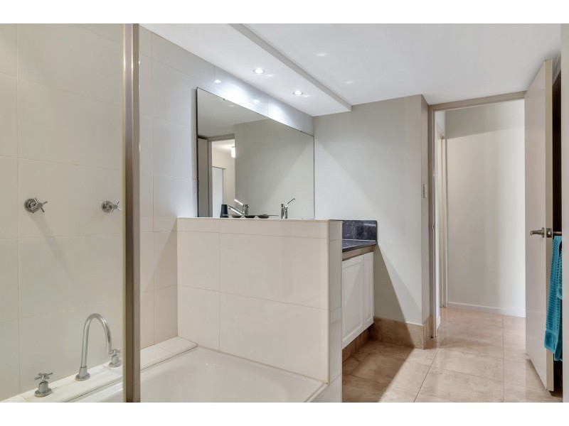33/6A Valley Road, Halls Head WA 6210
