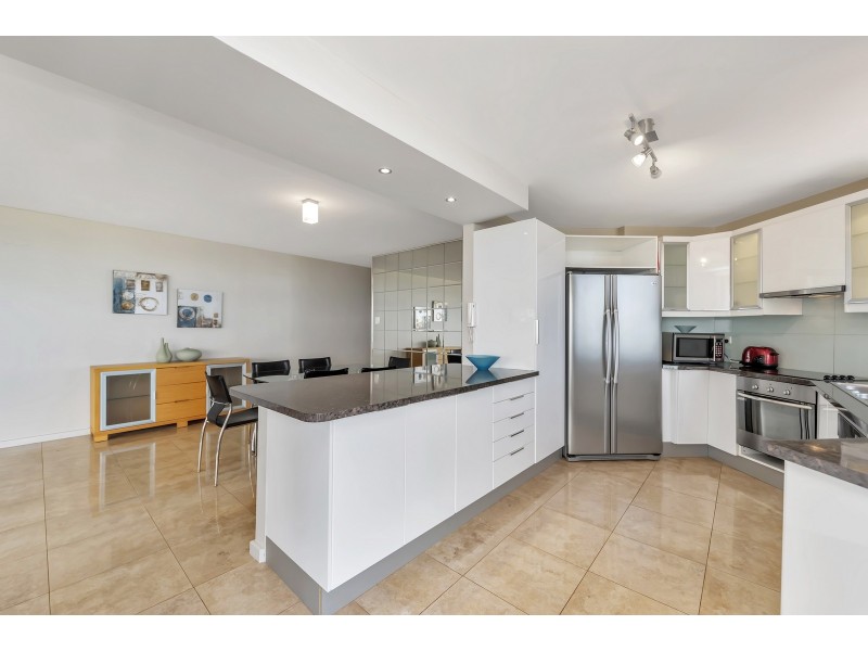 33/6A Valley Road, Halls Head WA 6210