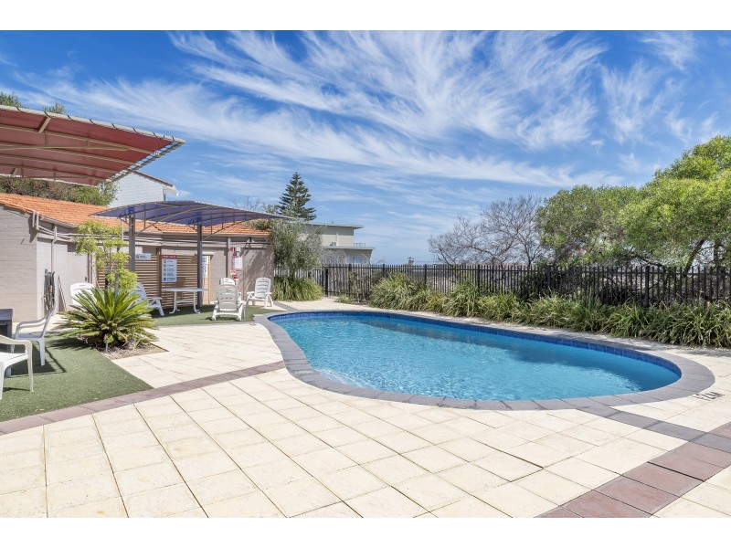33/6A Valley Road, Halls Head WA 6210