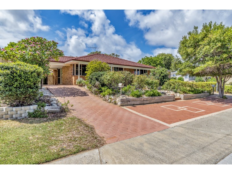 25A Janis Street, Halls Head WA 6210
