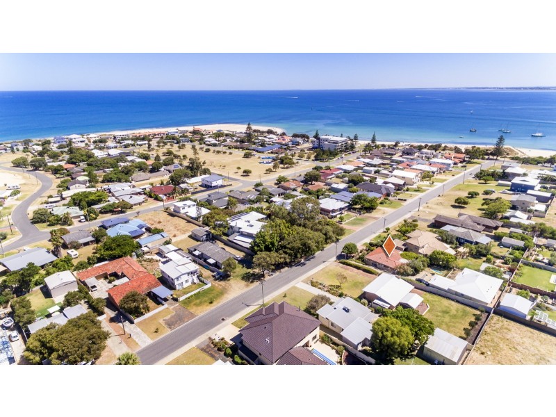 25A Janis Street, Halls Head WA 6210