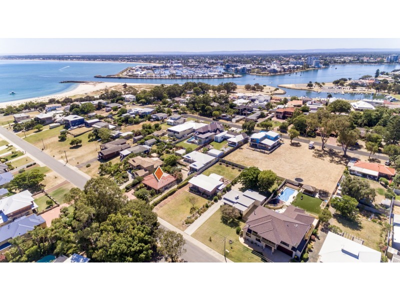 25A Janis Street, Halls Head WA 6210