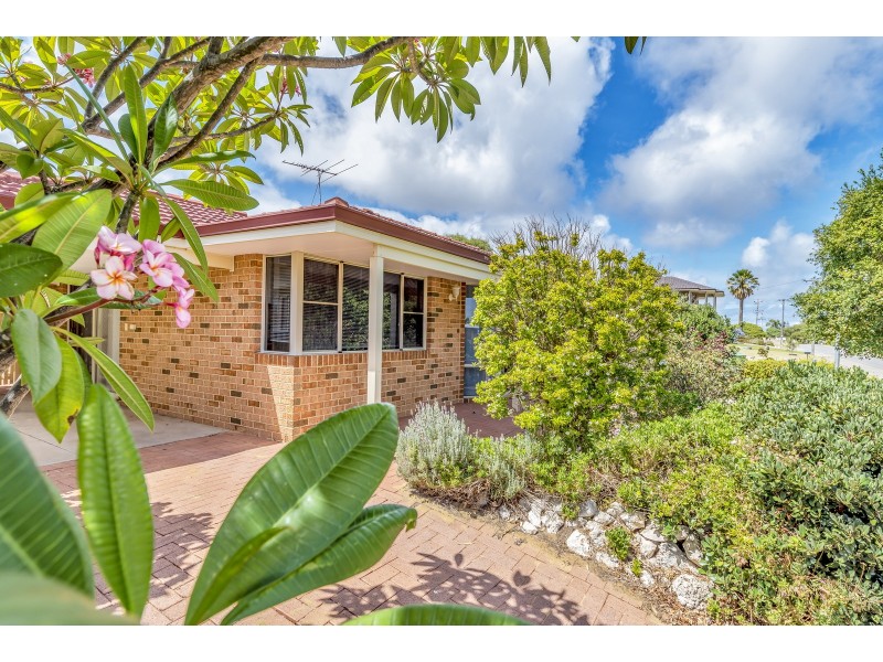 25A Janis Street, Halls Head WA 6210