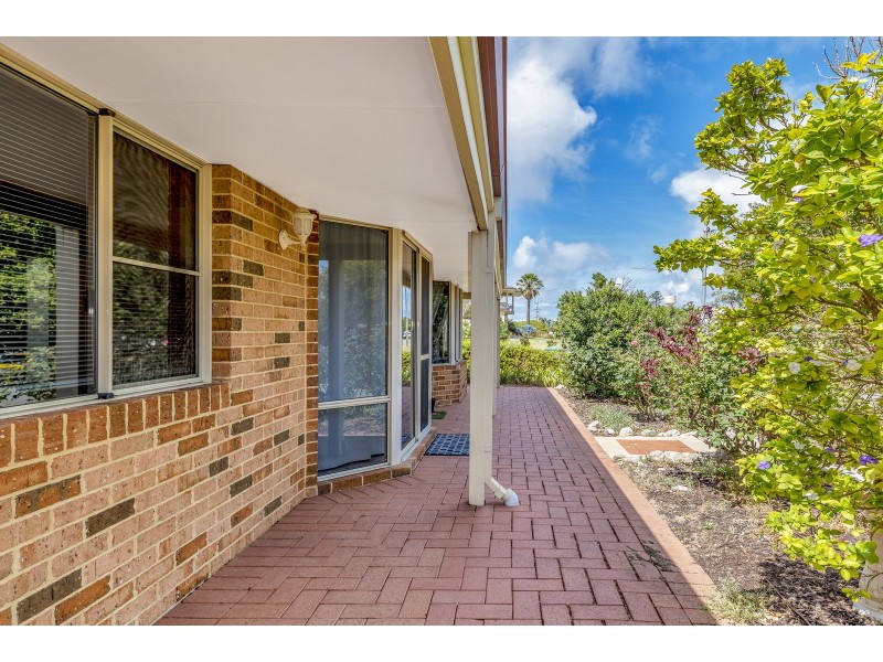 25A Janis Street, Halls Head WA 6210