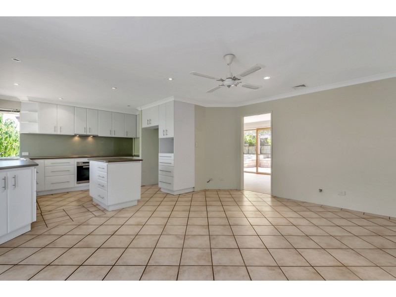 25A Janis Street, Halls Head WA 6210