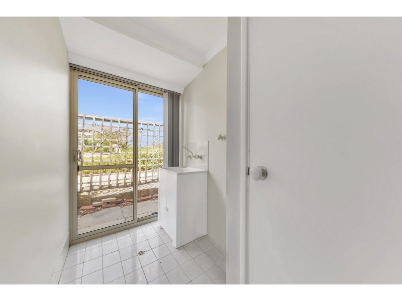 25A Janis Street, Halls Head WA 6210