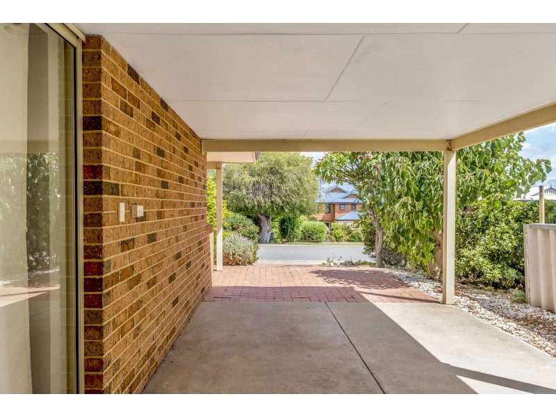 25A Janis Street, Halls Head WA 6210