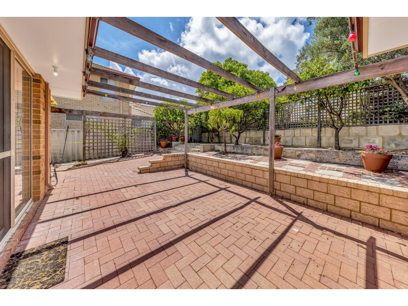 25A Janis Street, Halls Head WA 6210
