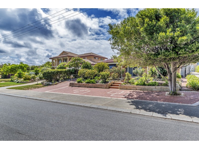 25A Janis Street, Halls Head WA 6210