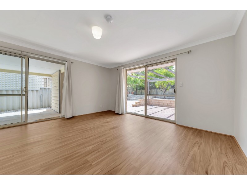 25A Janis Street, Halls Head WA 6210