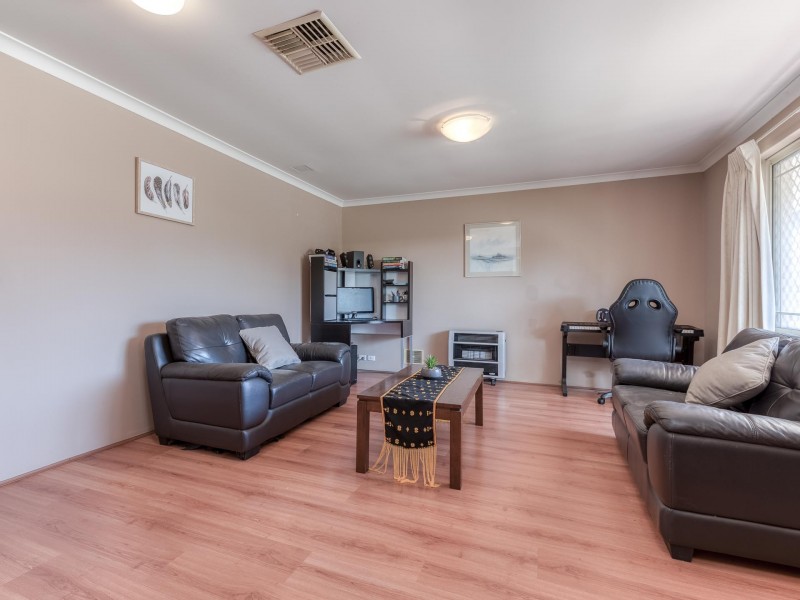 8 Dempsey Place, Kenwick WA 6107