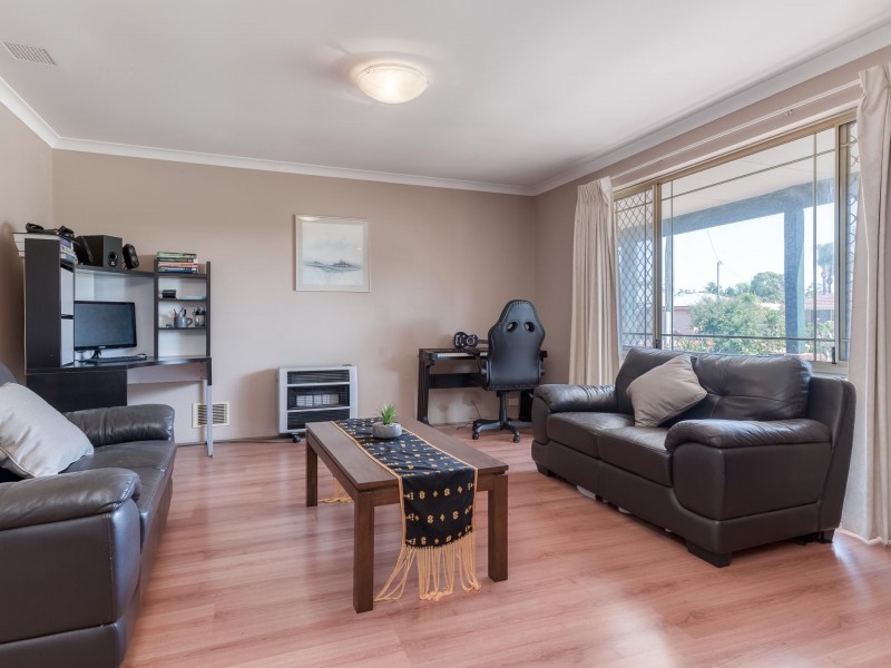 8 Dempsey Place, Kenwick WA 6107