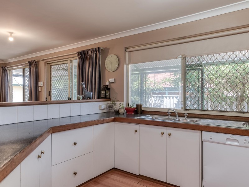 8 Dempsey Place, Kenwick WA 6107