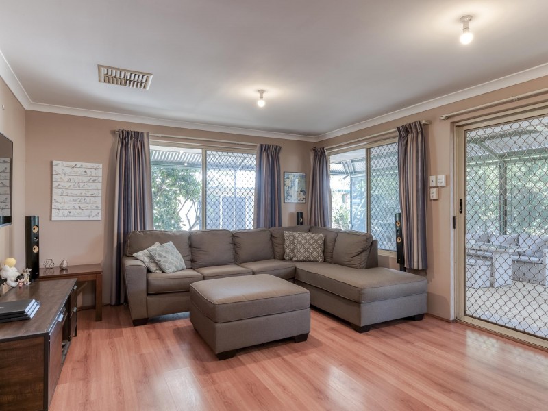 8 Dempsey Place, Kenwick WA 6107